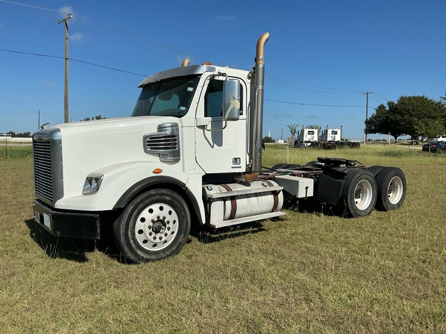 2012 Freightliner Coronado 122 6x4 T/A Day Cab Truck Tractor 2012 Freightliner Coronado 122 6x4 T/A Day Cab Truck Tractor