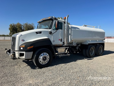 2013 Cat CT660 6x4 Water Truck