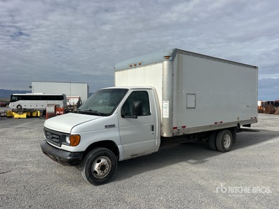 2006 Ford E-350 4x2 Van Truck