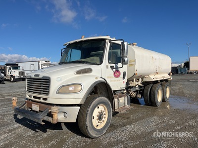 2013 Freightliner M2 106 4000 gal 6x4 散水車