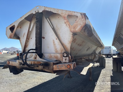 2001 Circle R 32 ft T/A Side Dump Trailer