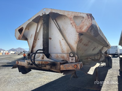 2001 Circle R 32 ft T/A Side Dump Trailer