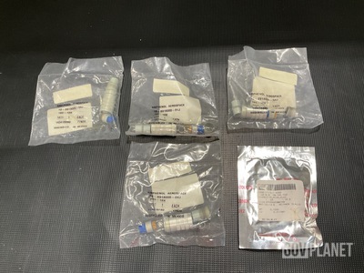 (19) Amphenol 165-10X Electrical Plug Connectors