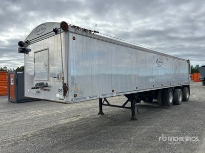 2011 Trout River 38 ft Tri/A Aluminum Live Bottom Trailer