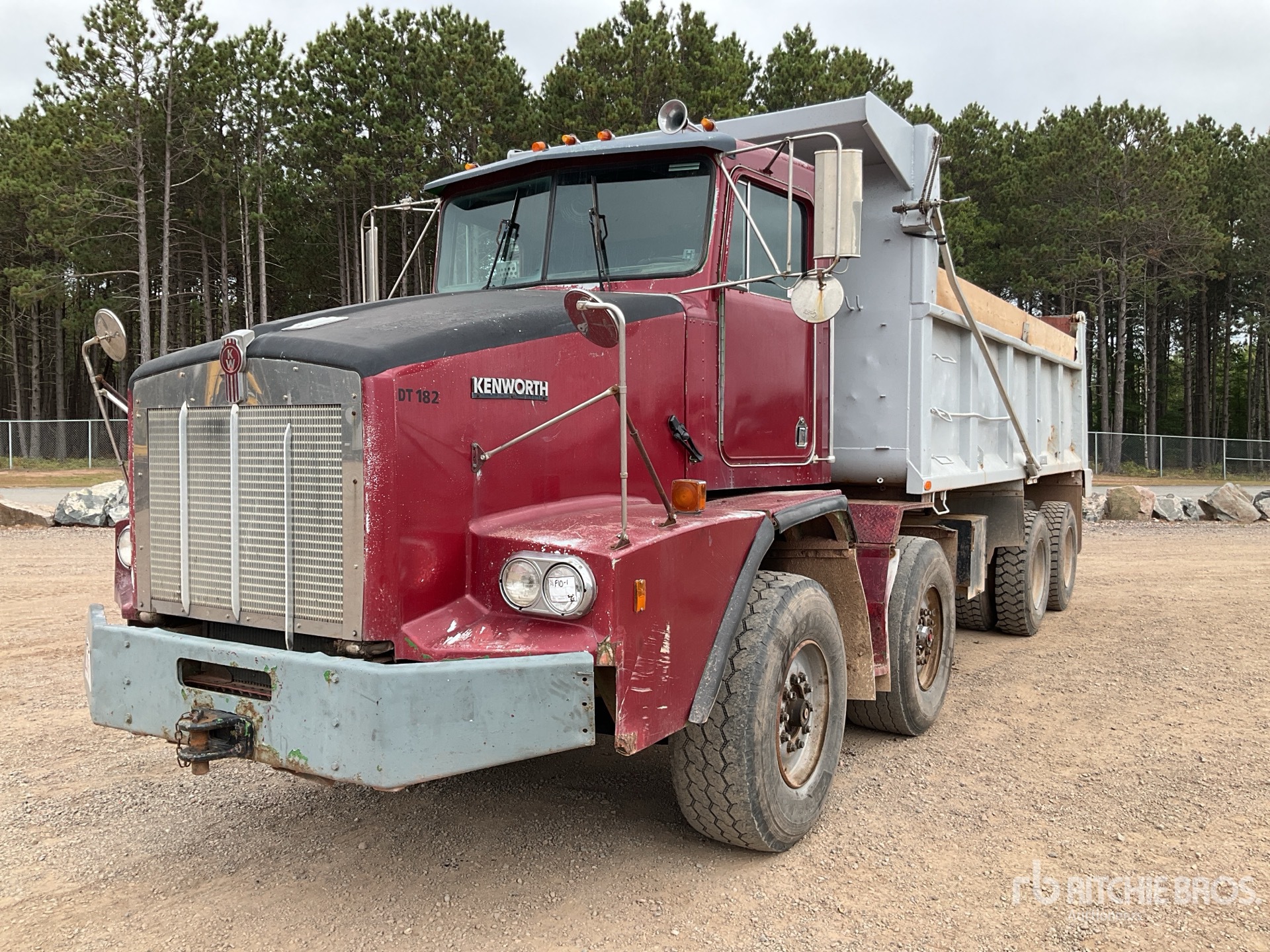 1990 Kenworth C550 8x4 Twin-Steer T/A Dump Truck