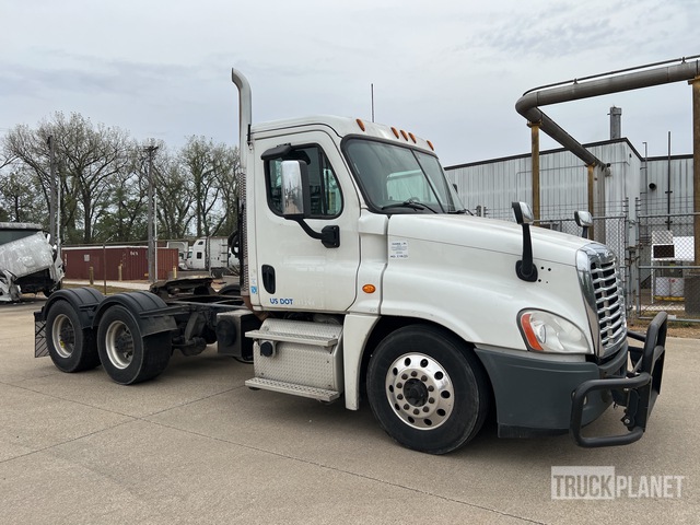 CAMIóN 2016 FREIGHTLINER