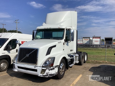 2015 Volvo VNL64T300 6x4 3-Achs Sattelzugmaschine