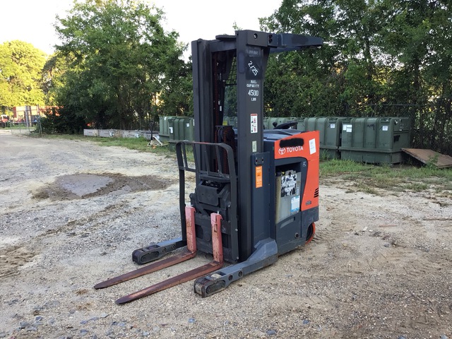 Toyota 8BRU23 Electric Forklift