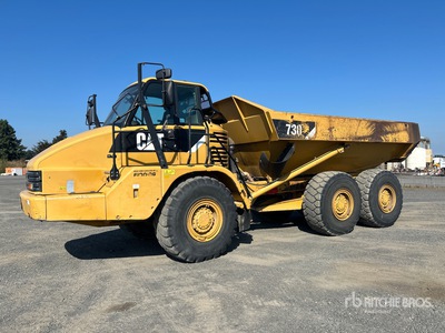 2011 Cat 730 شاحنة قلابة مفصلية