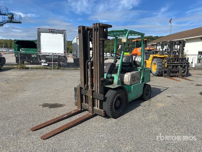 Mitsubishi FG30 6000 lb Wózek widłowy
