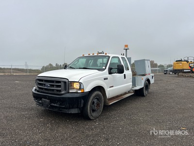 2004 Ford F-350 XL 4x2 Extended Cab Utility Truck