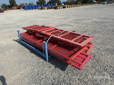 Qty of Trailer Tailgates Pièces diverses