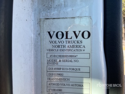 2017 Volvo VNL 6x4 3- Achs Sattelzugmaschine mit Schlafkabine