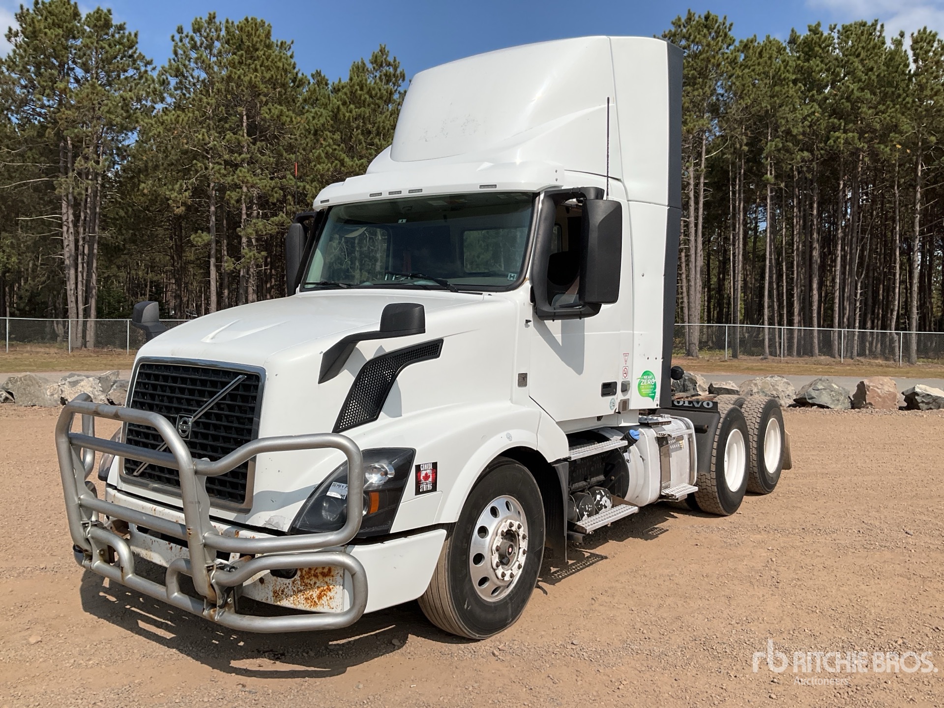 2017 Volvo VNL 6x4 T/A Dagcabine Trekker