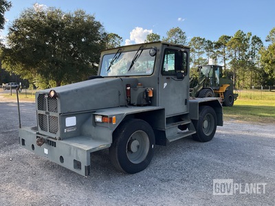 1999 Entwistle MB-4 Aircraft Pushback Tractor