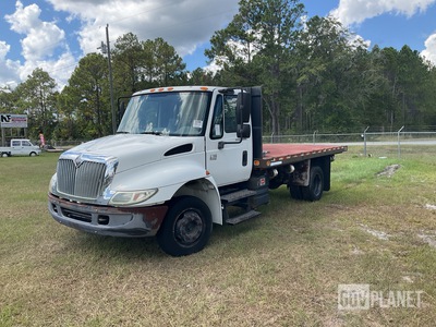 2005 International 4200 SBA Flatbed Dump Truck