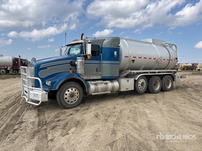 2014 Kenworth T800 4400 gal 8x4 Tanker Truck