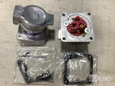 (26) Eaton AR332 Receptacles