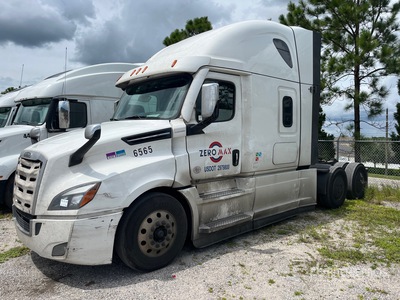 2024 Freightliner Cascadia 126 6x4 T/A Sleeper Truck Tractor