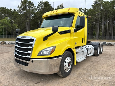 2020 Freightliner Cascadia 126 6x4 Ciągnik siodłowy T/A z kabiną dzienną