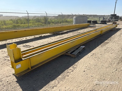 Quantity of (2) R&M Runway Beam 39 ft Pièces diverses