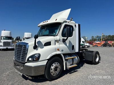 2017 Freightliner Cascadia 113 4x2 S/A Day Cab Truck Tractor