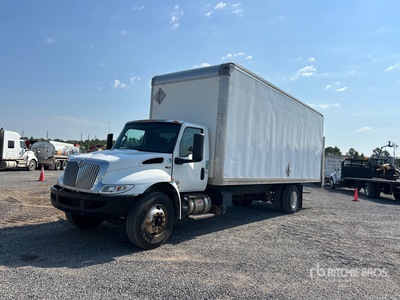 2020 International MV 607 4x2 Cargo شاحنة فان