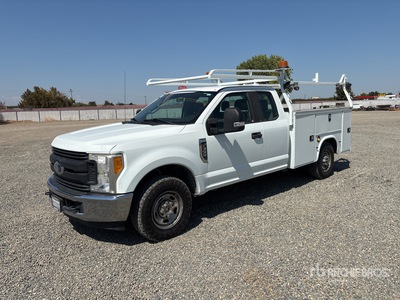 2017 Ford F-350 XL 4x2 Extended Cab Utility Truck