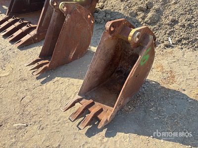 18 in Digging Excavator Bucket