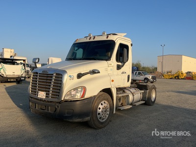 2014 Freightliner Cascadia 125 4x2 S/A Day Cab Truck Tractor