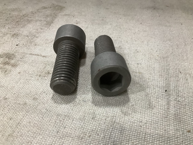 (32) GE 38G4063-7 Cap Screws