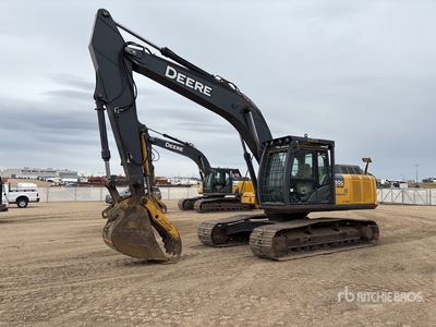 2013 John Deere 250G حفارة بجنزير
