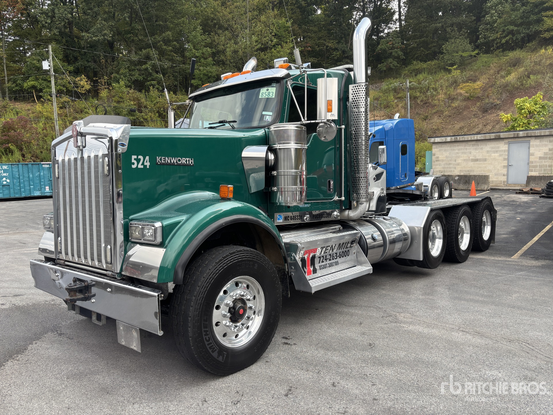 2019 Kenworth W900 Heavy Haul Tri/A Day Cab Truck Tractor