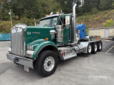 2019 Kenworth W900 Heavy Haul Tri/A Day Cab Truck Tractor
