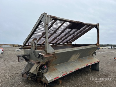 Arctic 15 ft Spreader Hopper