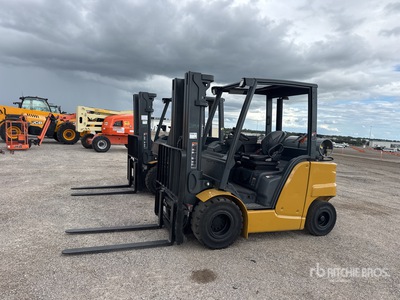 2022 Cat GPH25N 5000 lb Pneumatic Tire Chariot Élévateur