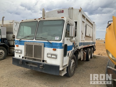 2005 Peterbilt COE 320 6x4 Waste Collection Truck