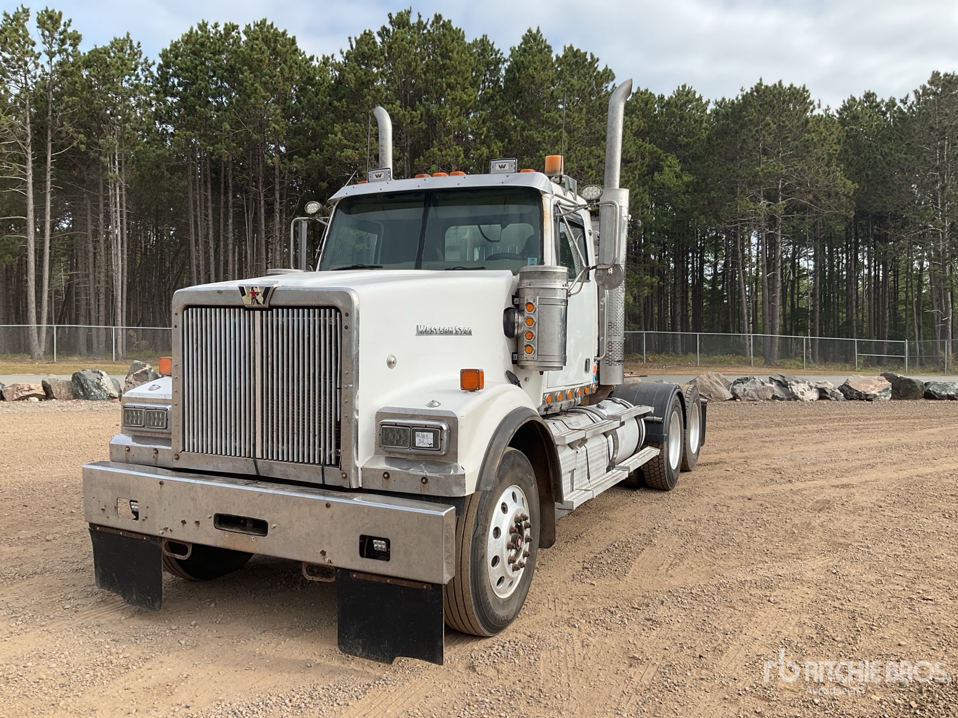 2011 Western Star 4900 6x4 Cabeza Tractora Cabina Corta