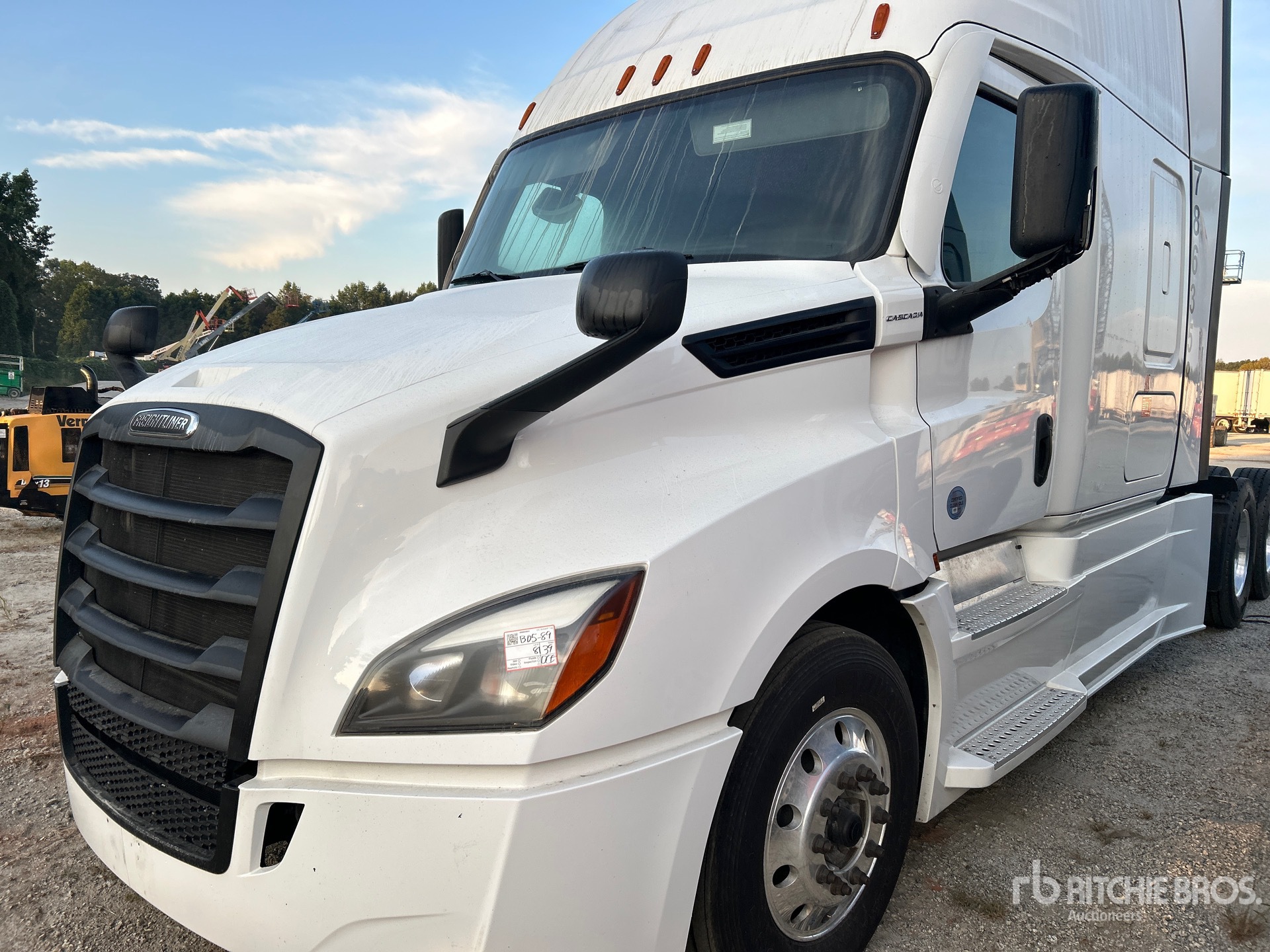 2021 Freightliner Cascadia 126 T/A Day Cab Truck Tractor
