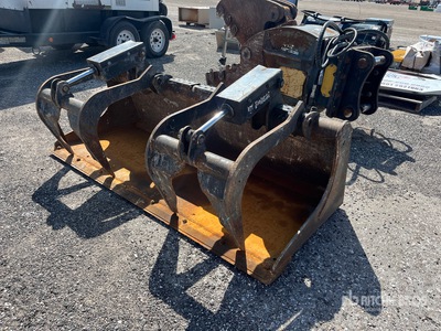 2022 Bobcat 80 in Skid Steer Grapple Bucket