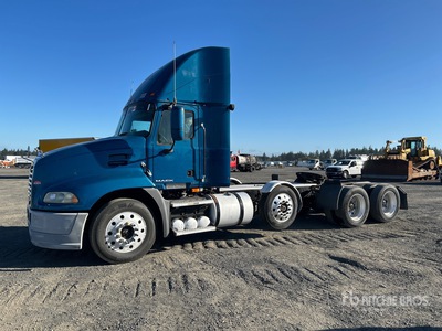 2010 Mack CXU613 8x4 Cabina per trattore stradale 3 assi