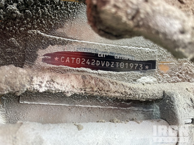 MINI CARGADOR SOBRE RUEDAS 2015 CATERPILLAR 242D