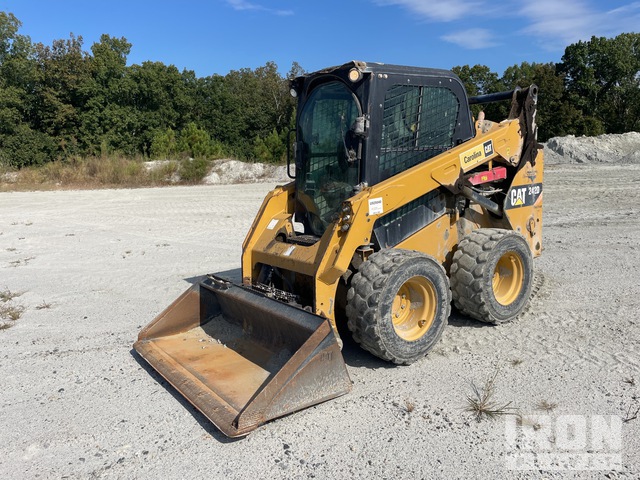MINI CARGADOR SOBRE RUEDAS 2015 CATERPILLAR 242D