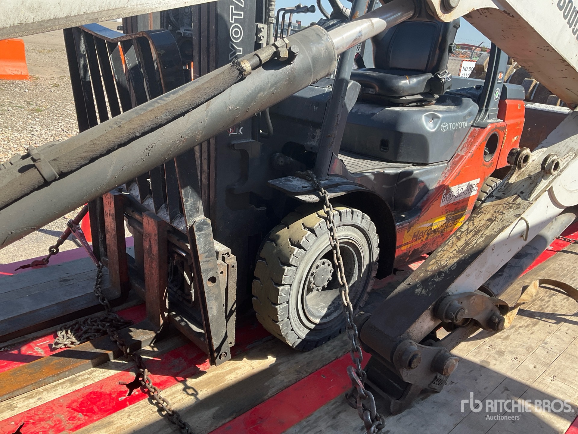 2021 Toyota 8FDU25 Pneumatic Tire Forklift