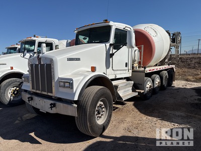 2007 Kenworth W900 12x4 Mixer Truck (Inoperable)