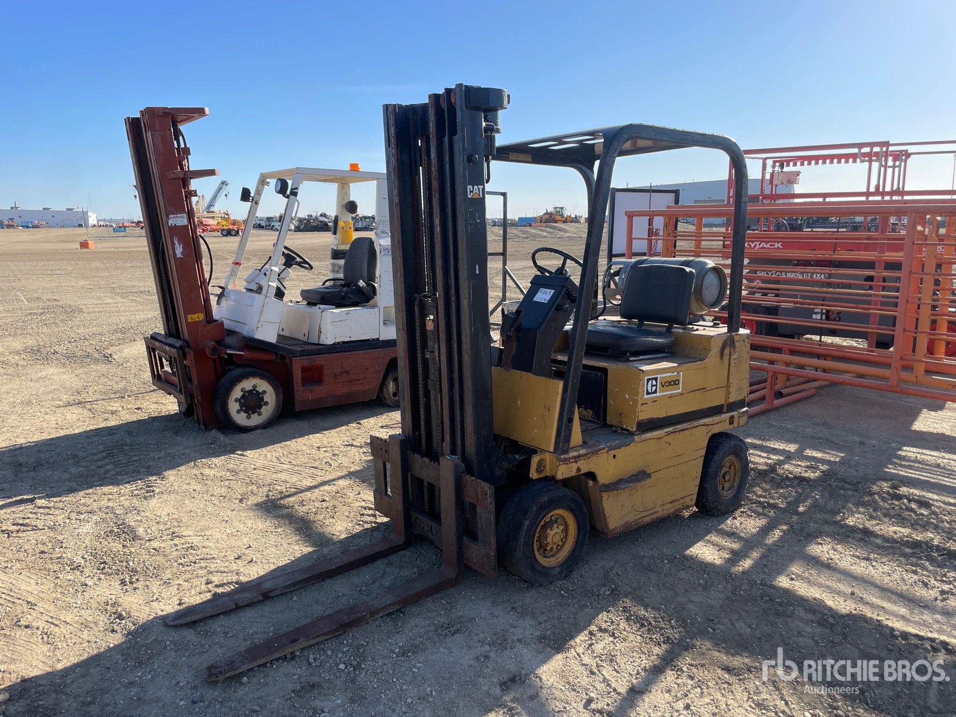 Cat V30D 3000 lb Cushion Tire Carretilla Elevadora