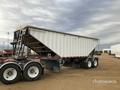 2017 Lode King 30 ft T/A Remorque à grains