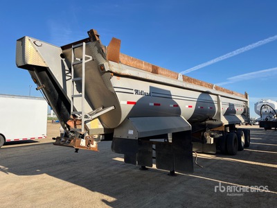 2018 Midland 39 ft Tri/A End Dump Trailer