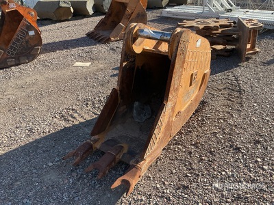 24 in Digging Excavator Bucket