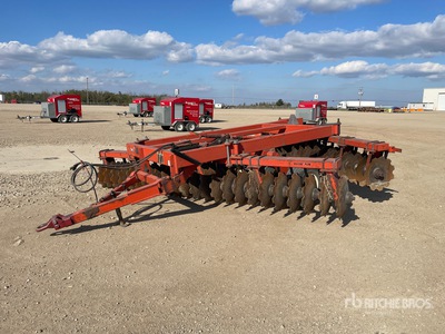 Hutchmaster 16 ft Offset Disc